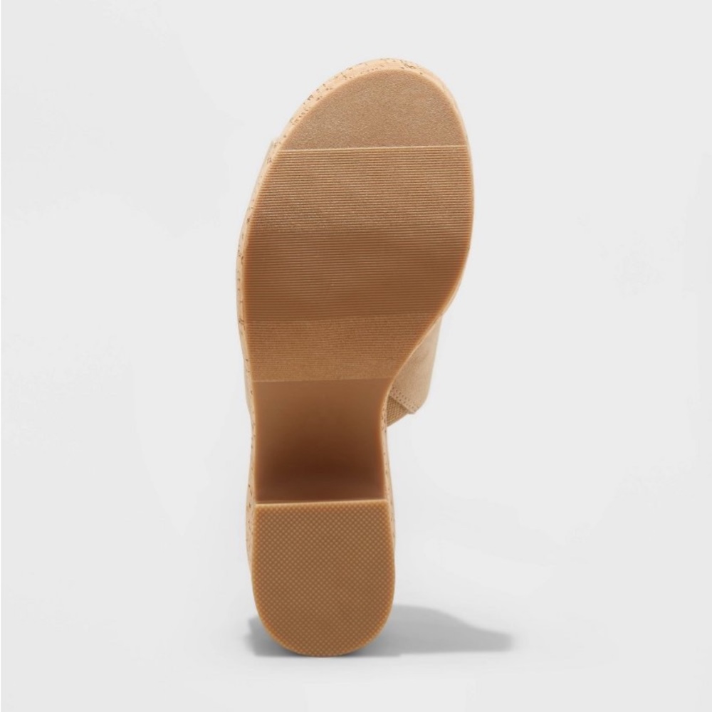 Women's Nessa Platform Mule Heels -
Universal Thread™ Taupe nwt - Picture 4 of 5